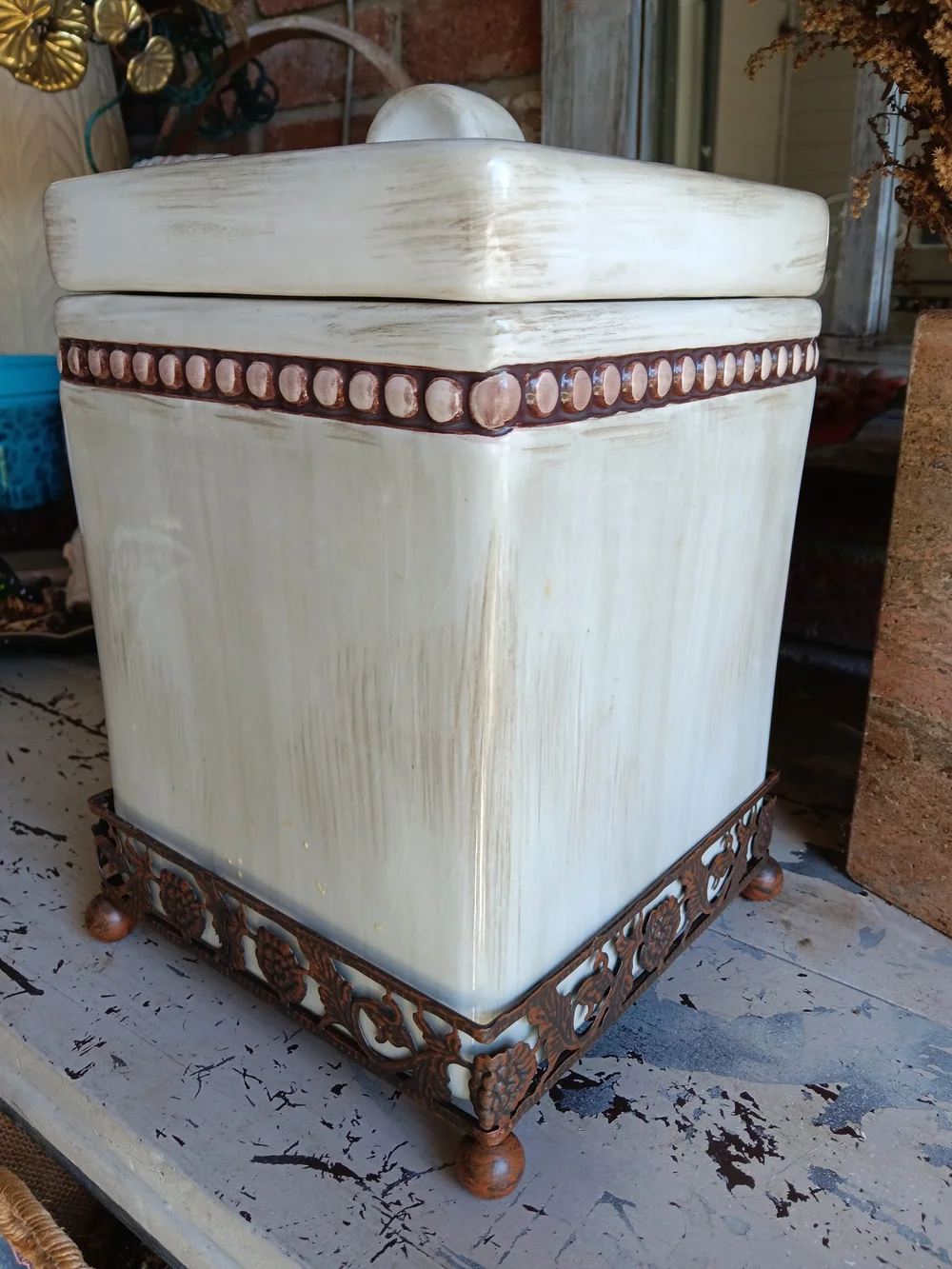 I. Godinger & Co Antique White Ceramic Canister Stash Jar with Stand X-Large New